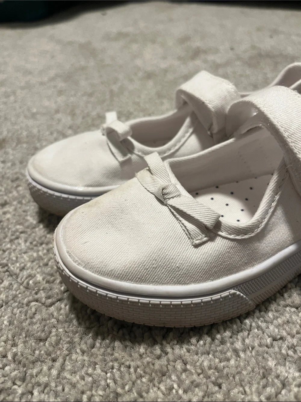 Gymboree White Girls Mary Jane Canvas Shoes with Bow